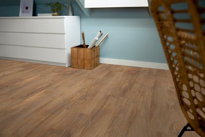 Vinyylilattia mFLOR Authentic Oak 56282 Water Oak 3,34m2