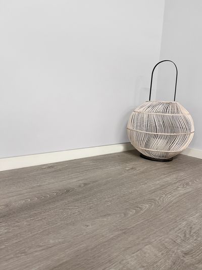 Vinyylilankku SPC+IXPE Projektilattia KL33 5G 8158 2.21m2