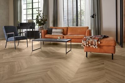 Vinyylilattia mFLOR Parva Oak Chevron 42215 Apulia 2,67m2